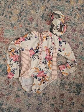 Jessica Simpson Cream Floral Long-Sleeve Rash Guard with Orange Stripes - Size 4